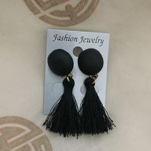6/$25-Fashion Jewelry- Black Dangle Earrings